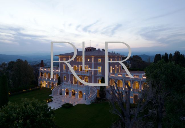 Villa in Cannes - Chateau de la Croix des Gardes