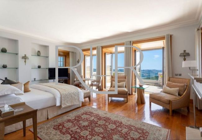 Villa in Saint Paul de Vence - Château des Vallées Villa in Saint Paul de Vence - Château des Vallées