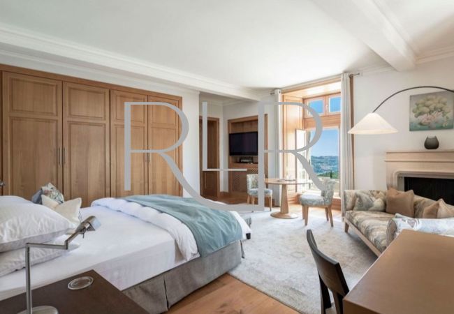 Villa in Saint Paul de Vence - Château des Vallées Villa in Saint Paul de Vence - Château des Vallées