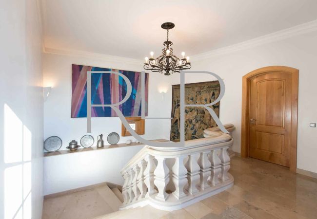 Villa in Saint Paul de Vence - Château des Vallées Villa in Saint Paul de Vence - Château des Vallées