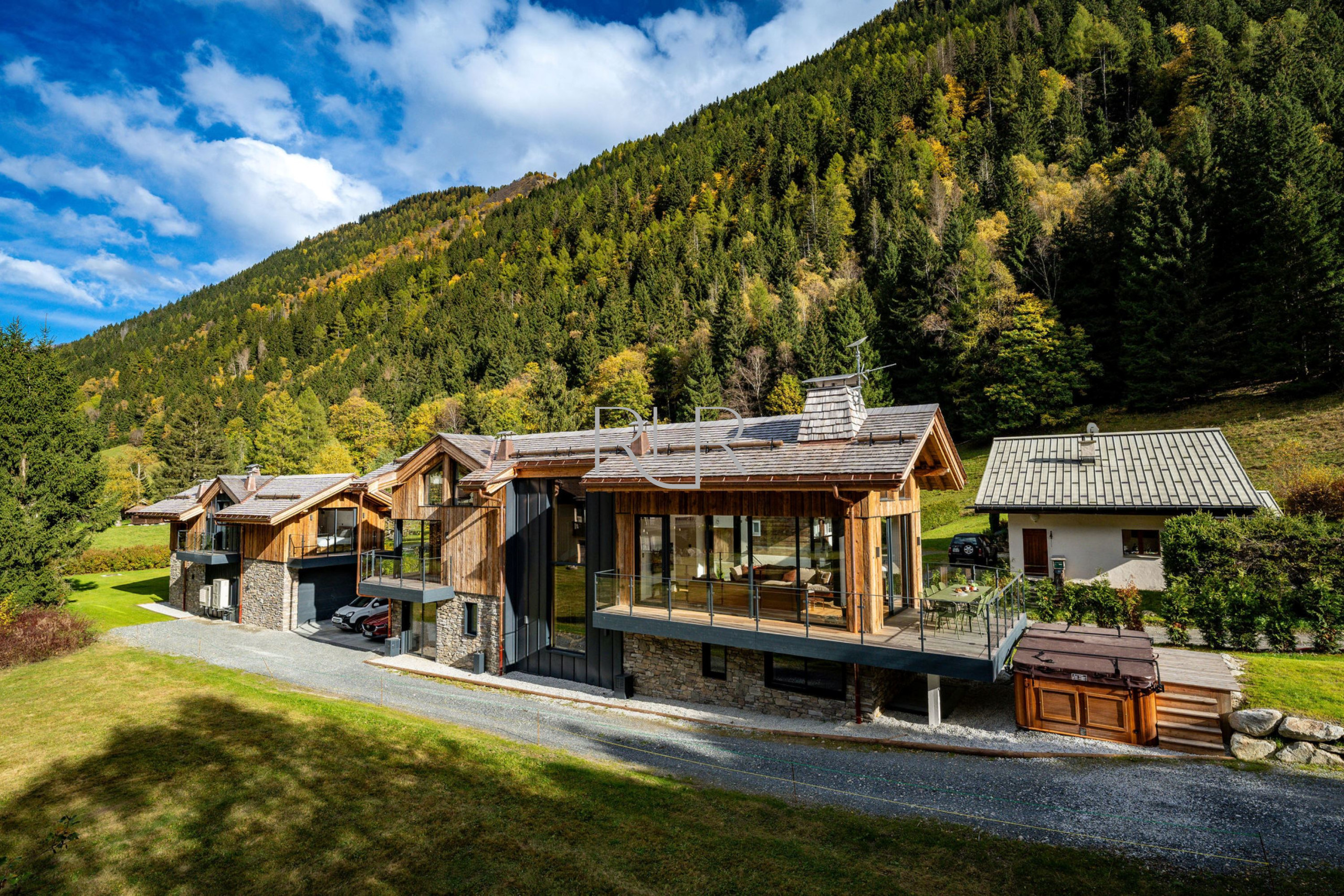 Chalet les Côtés du Lavancher was launched with Mountain Base's Chamonix Prestige range for New Year 2024.