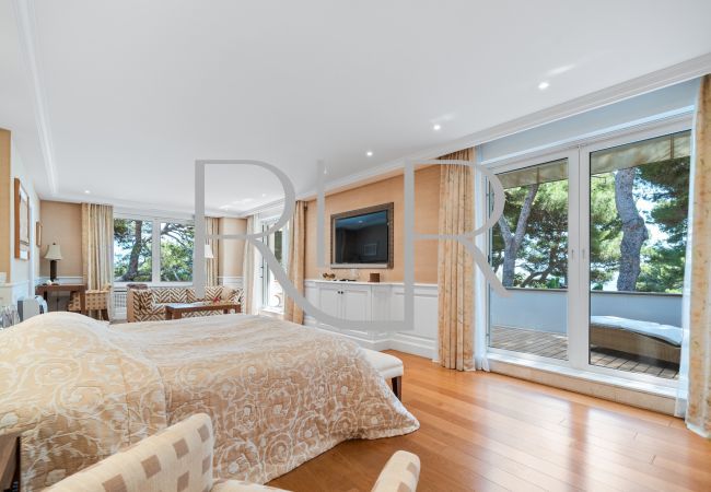 Villa in Antibes - Villa Waters Edge Villa in Antibes - Villa Waters Edge