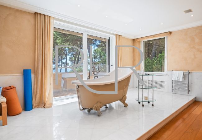 Villa in Antibes - Villa Waters Edge Villa in Antibes - Villa Waters Edge