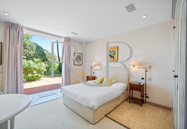 Villa in Antibes - Villa Waters Edge Villa in Antibes - Villa Waters Edge