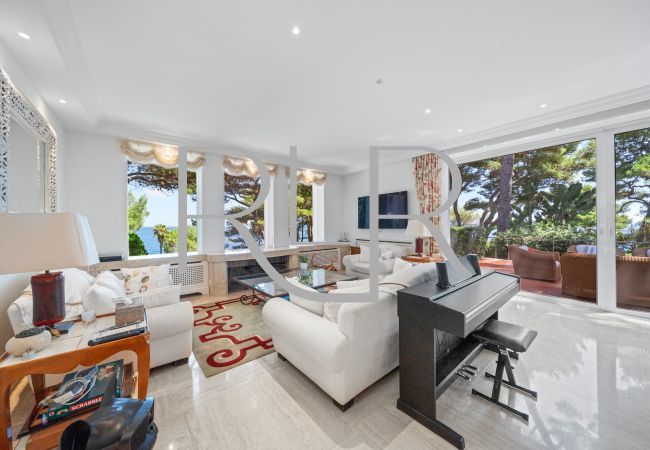 Villa in Antibes - Villa Waters Edge Villa in Antibes - Villa Waters Edge