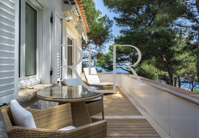 Villa in Antibes - Villa Waters Edge Villa in Antibes - Villa Waters Edge