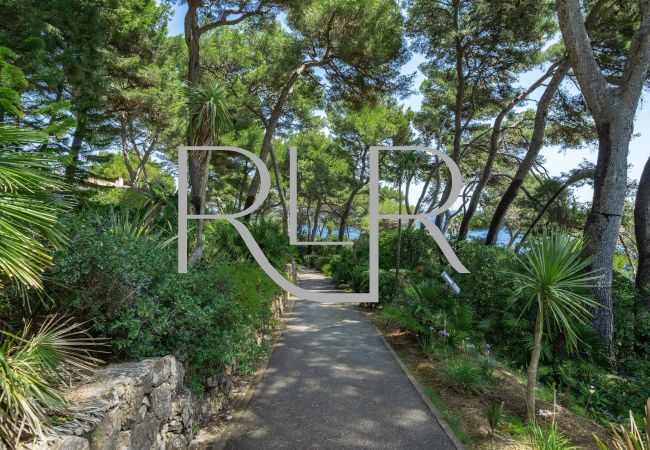 Villa in Antibes - Villa Waters Edge Villa in Antibes - Villa Waters Edge