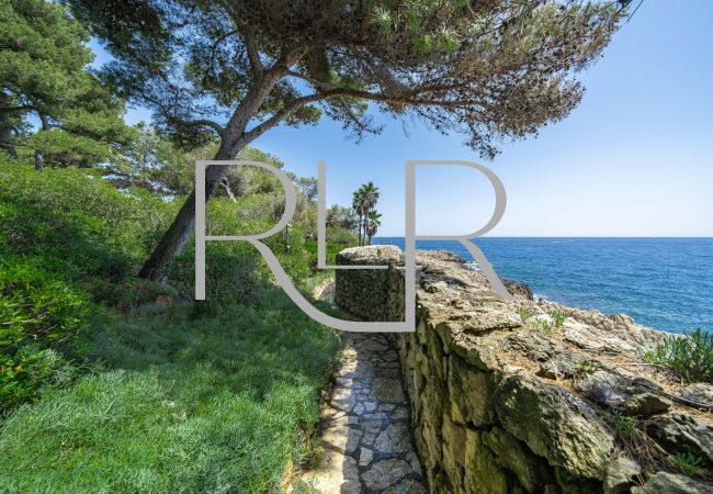 Villa in Antibes - Villa Waters Edge Villa in Antibes - Villa Waters Edge