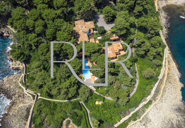Villa in Antibes - Villa Waters Edge Villa in Antibes - Villa Waters Edge