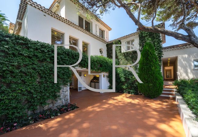Villa in Antibes - Villa Waters Edge Villa in Antibes - Villa Waters Edge