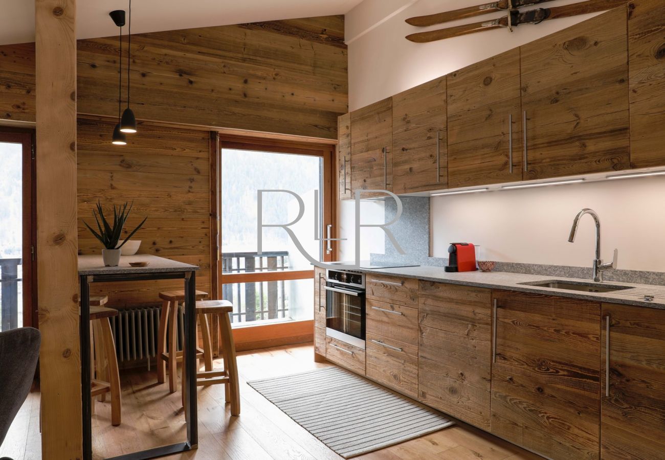 Brevent 1 has a fully equipped kitchen with granite worktops  