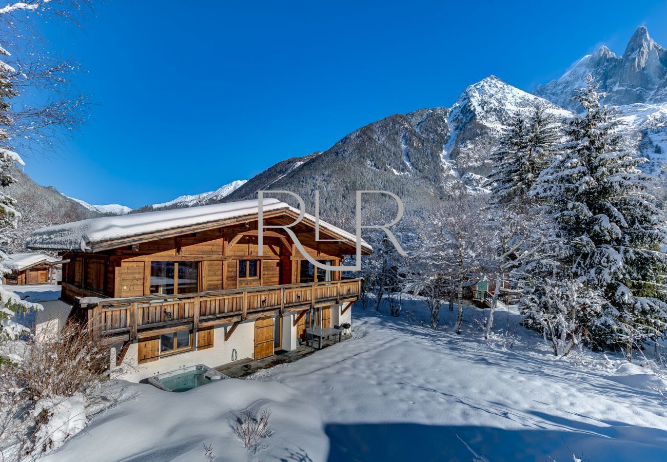 Chalet Capricorne is situated in les Praz 900m from la Flegere ski area 