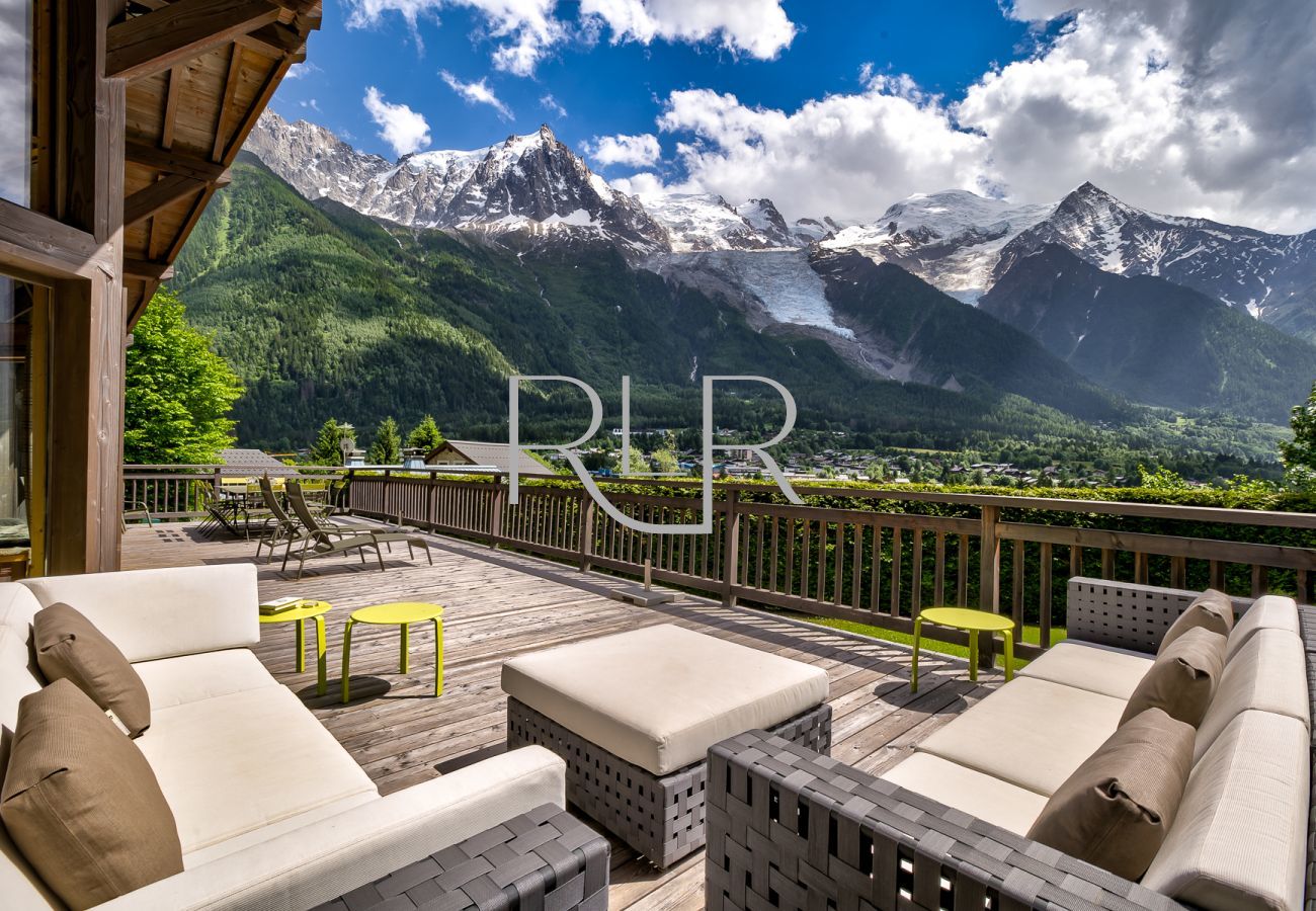 Chalet le Favre has a vast, south-facing terrace  