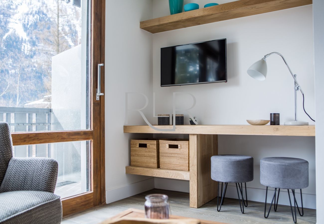 Brevent 3 has a desk space for remote working 