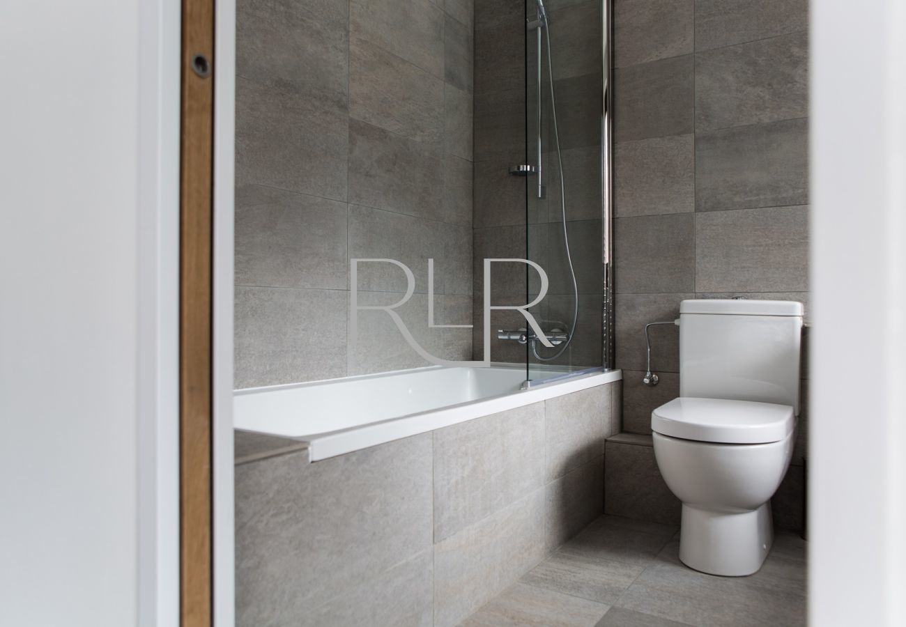 Bedroom 1 of Brevent 3 has an ensuite bathroom 