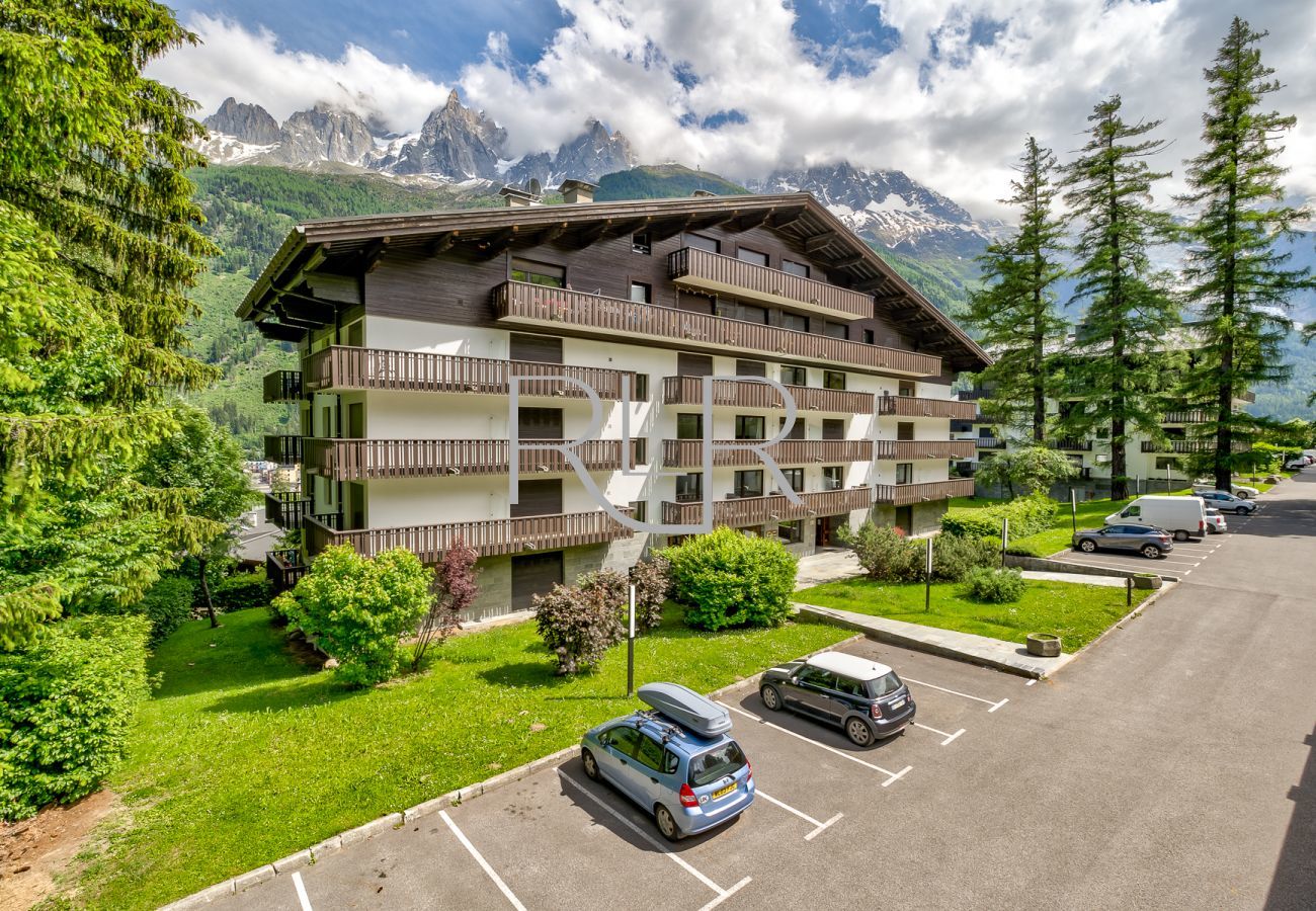 Brevent 3 has a fantastic location as it is walkable to the Brevent lift as well as Chamonix town centre