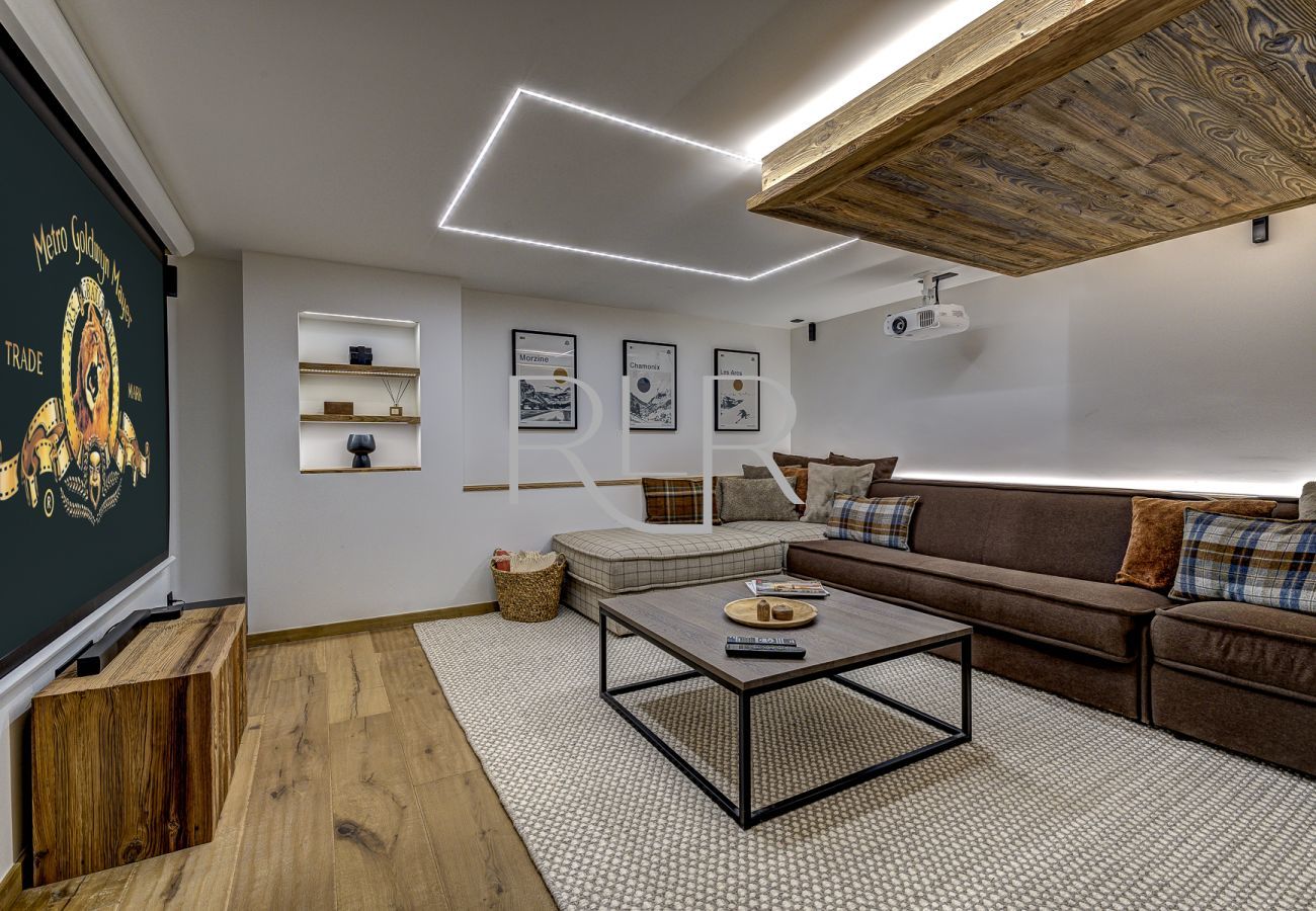 Chalet Green Forest has a cinema room for in-house entertainment.
