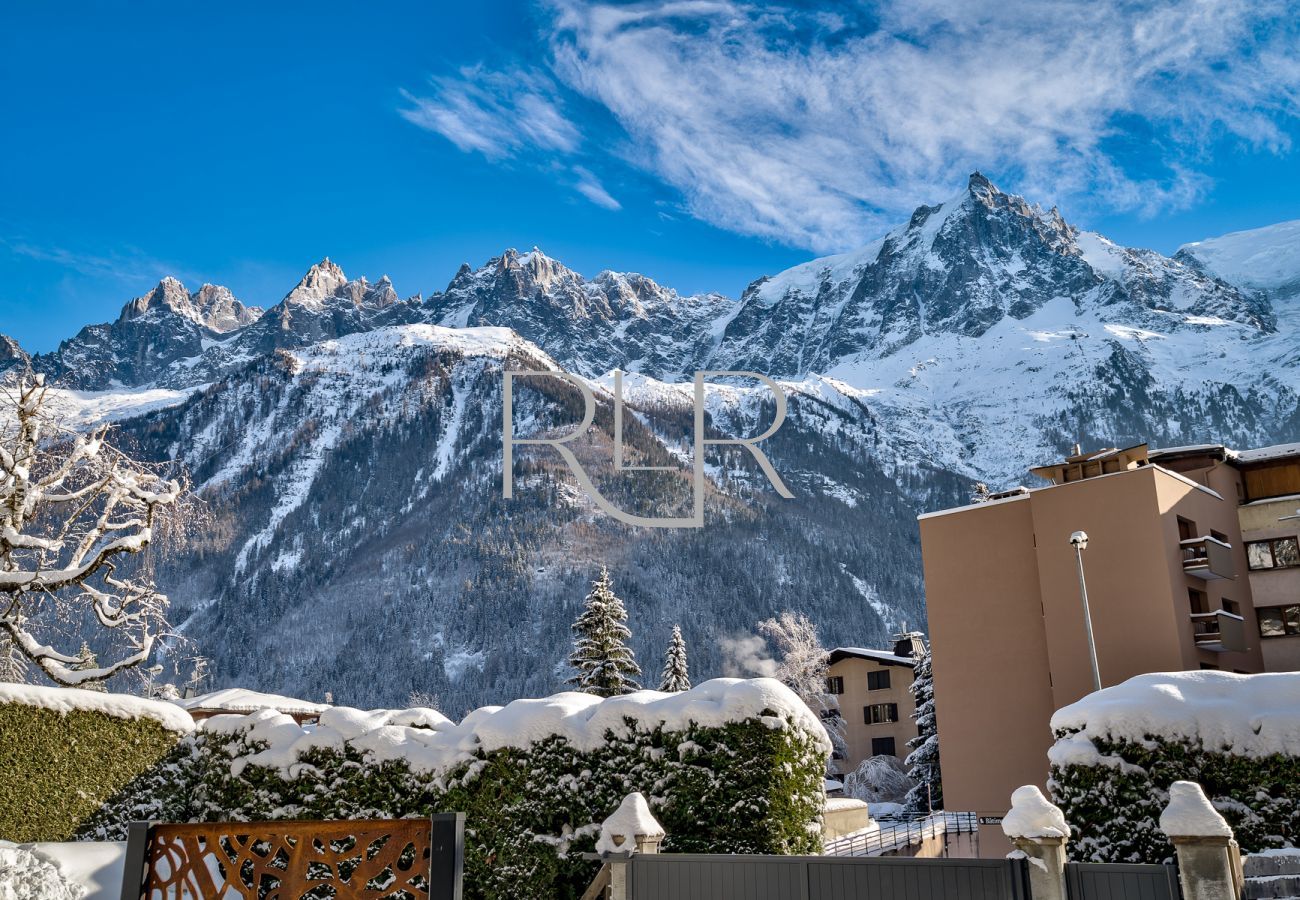 Chalet Belachat has panoramic views of the Mont Blanc mountain chain   