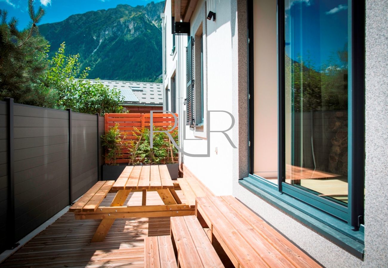 Chamois 2 has a terrace with views towards Brévent and Mont Blanc