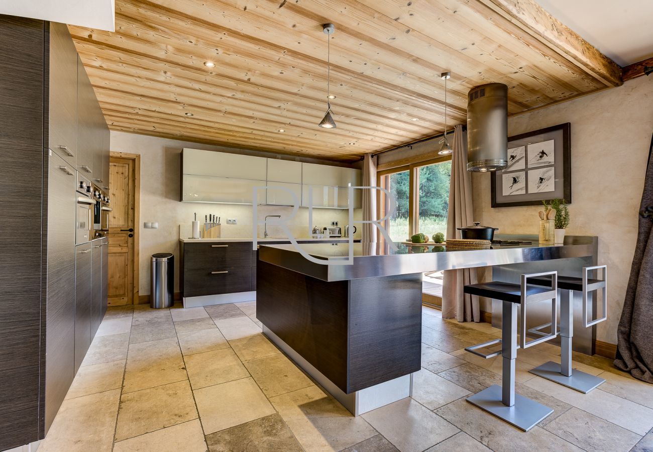 Chalet Sanaz has a spacious, fully-equipped kitchen 