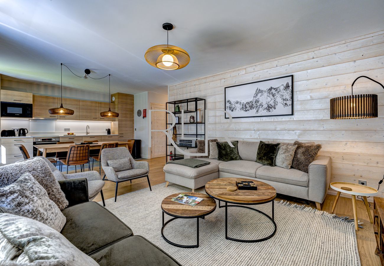 White Pearl A11 has a modern living room