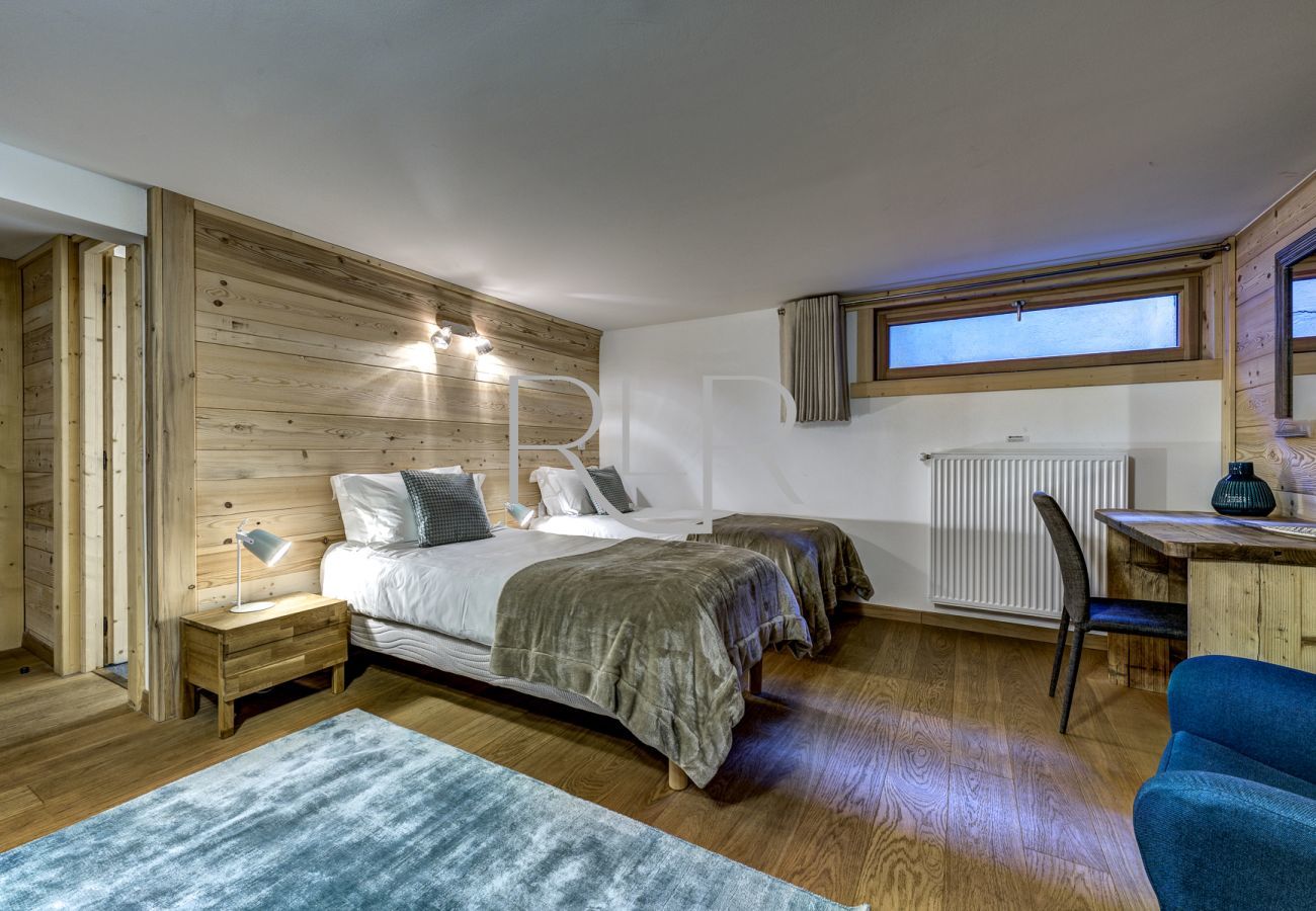 Bedroom 5 of Planards 1 is a flexible double or twin room with ensuite
