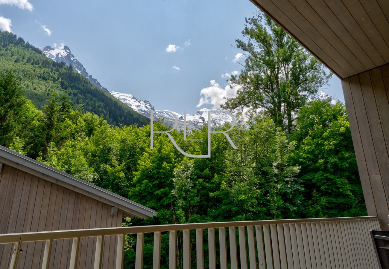 There is a great view of l'Aiguille du Midi and Mont Blanc from the balcony of White Pearl C12