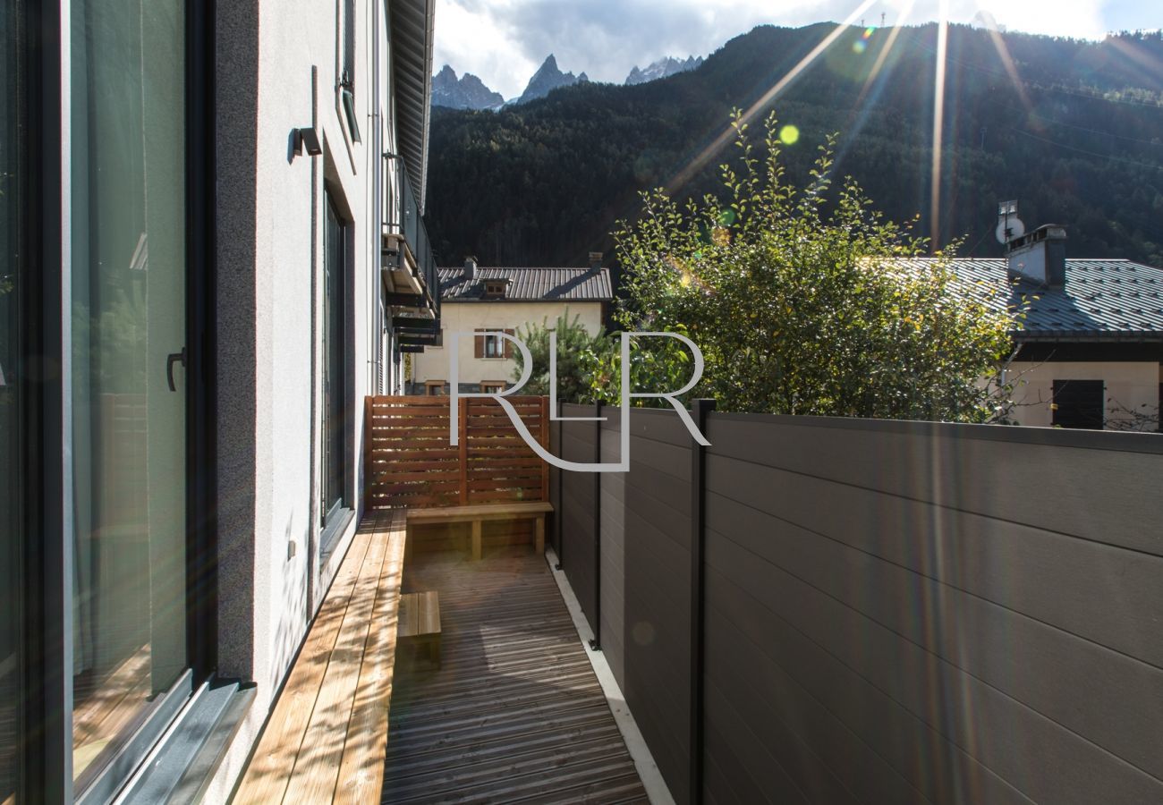 Chamois 3 has a terrace with built-in seating