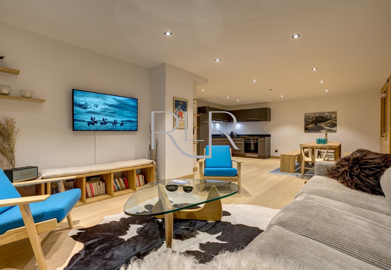 Green 6 has a cosy lounge area with a TV