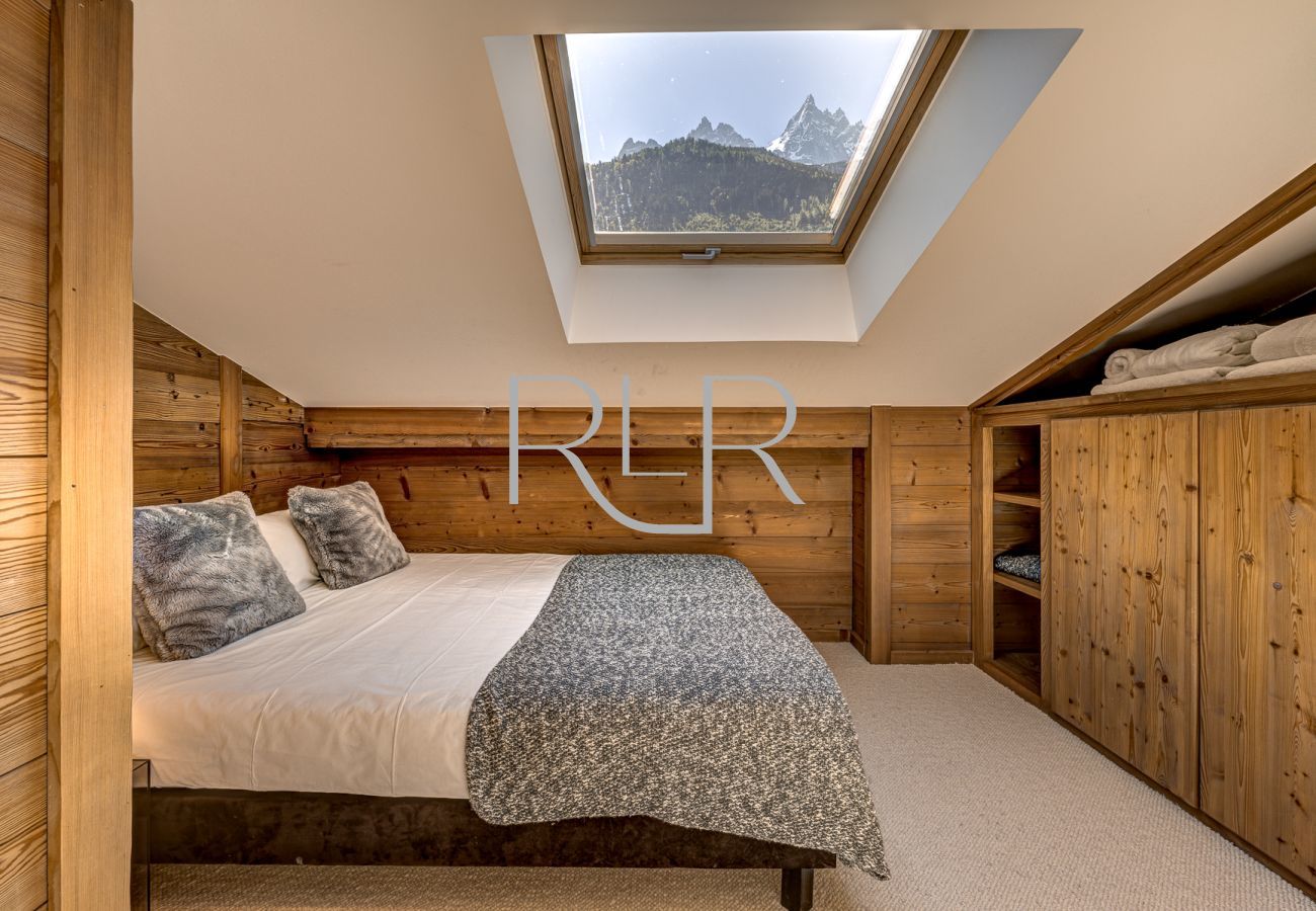 Stunning mountain views from the velux in Bedroom 5 in Chalet les Sauberands