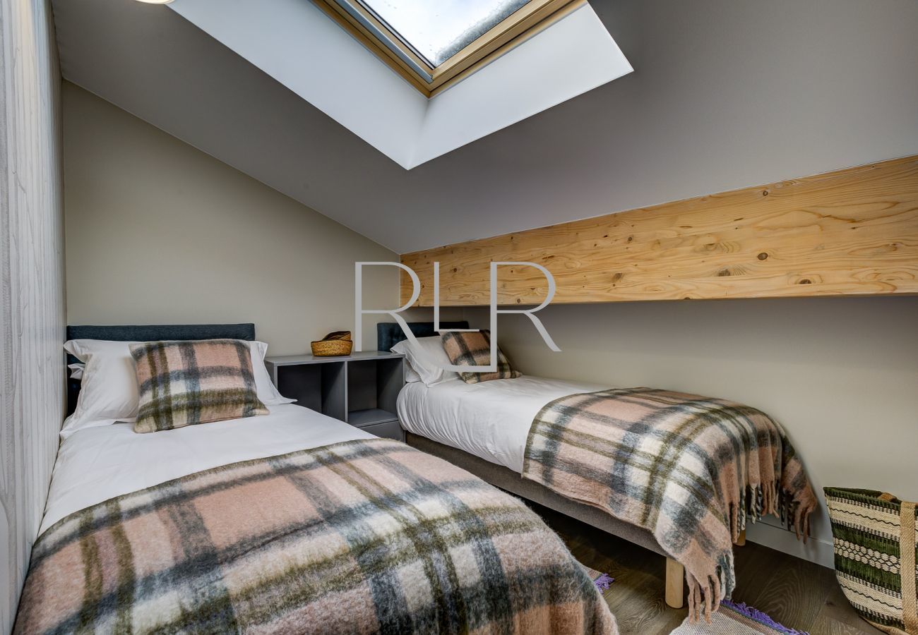 The second bed of Bedroom 4 in White Pearl A36 is under a beam so has restricted head height