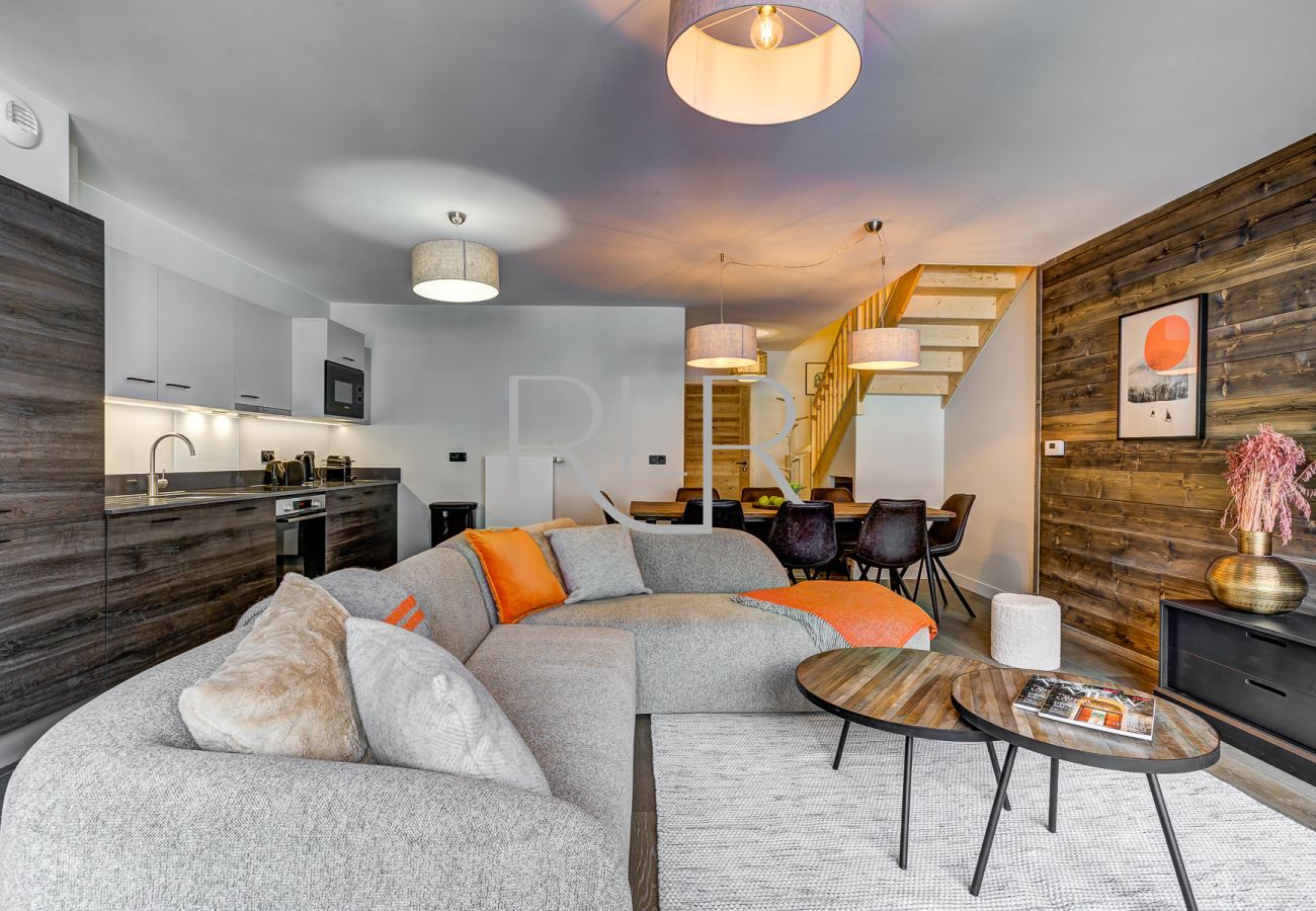 White Pearl A36 has a stylish open plan living area