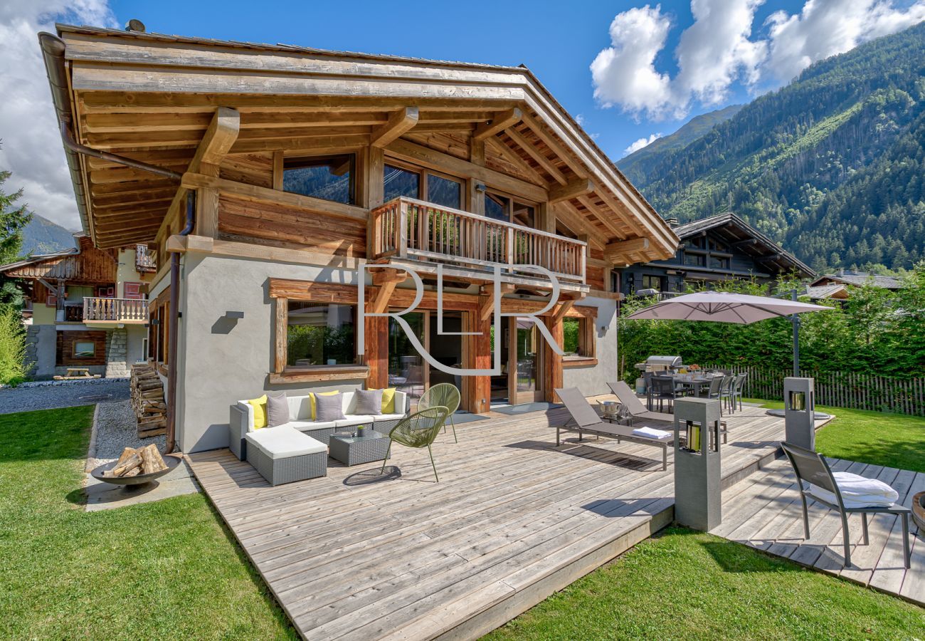 Chalet Seren has outdoor lounge seating to relax in the sun