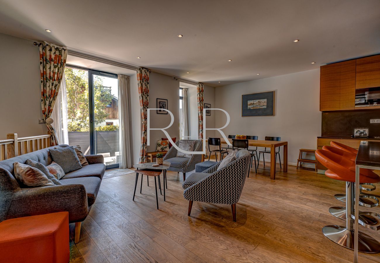 Chamois 1 has a modern design and an open plan layout.