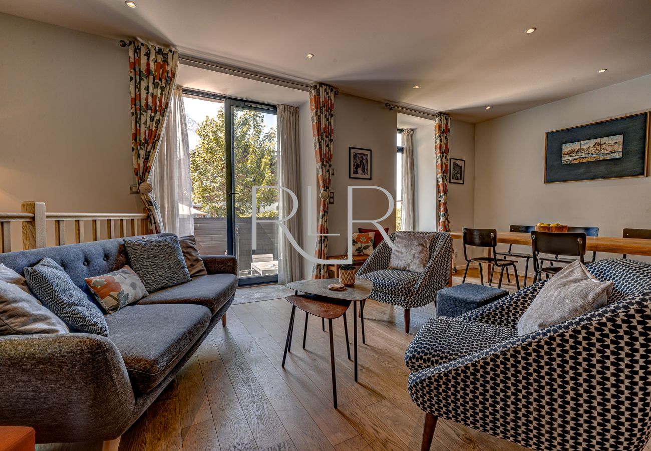 Chamois 1 has comfortable seating in front of the terrace doors.