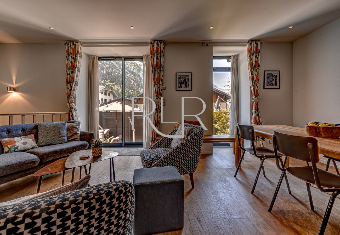 The dining area in \chamois 1 has an outlook to the terrace.