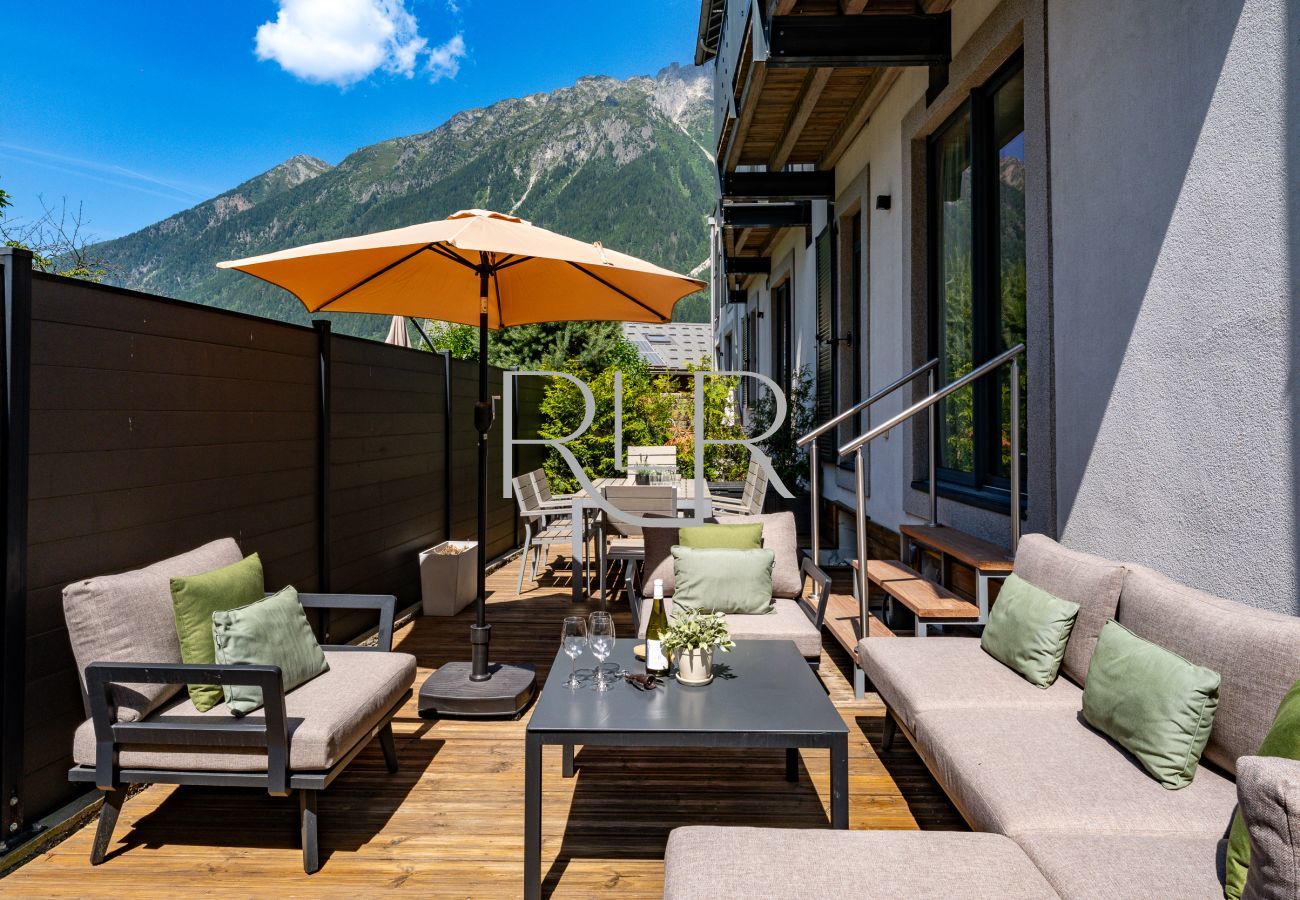 Beautiful outdoor lounge seating