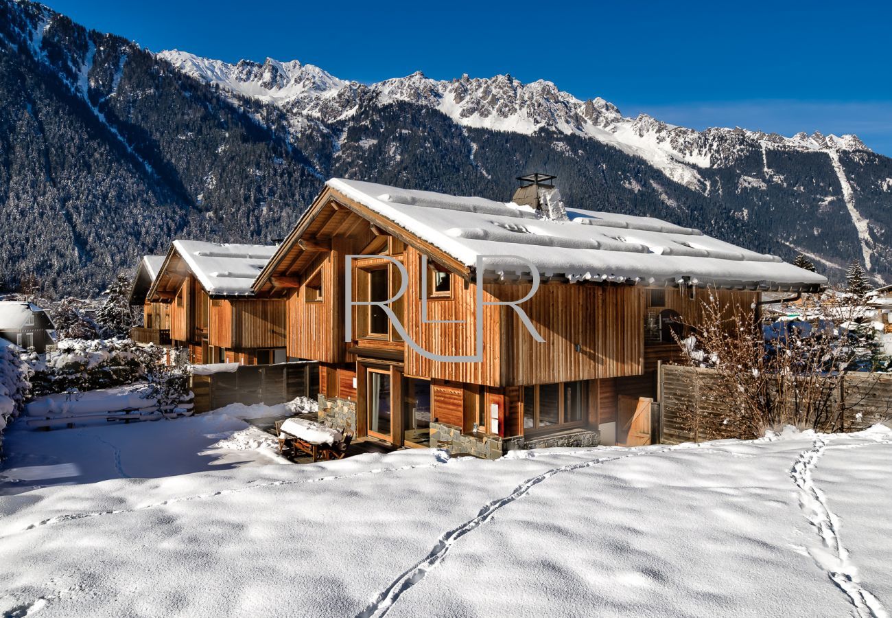Planards 1 next door to Planards 2 means that a group of up to 20 people can be accommodated between both chalets 