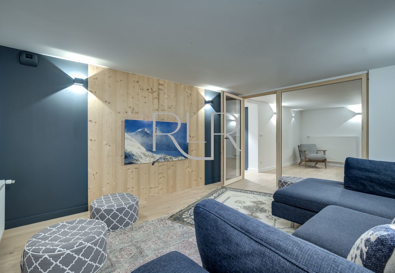 Chalet Breitalps has a TV room on the lower ground floor
