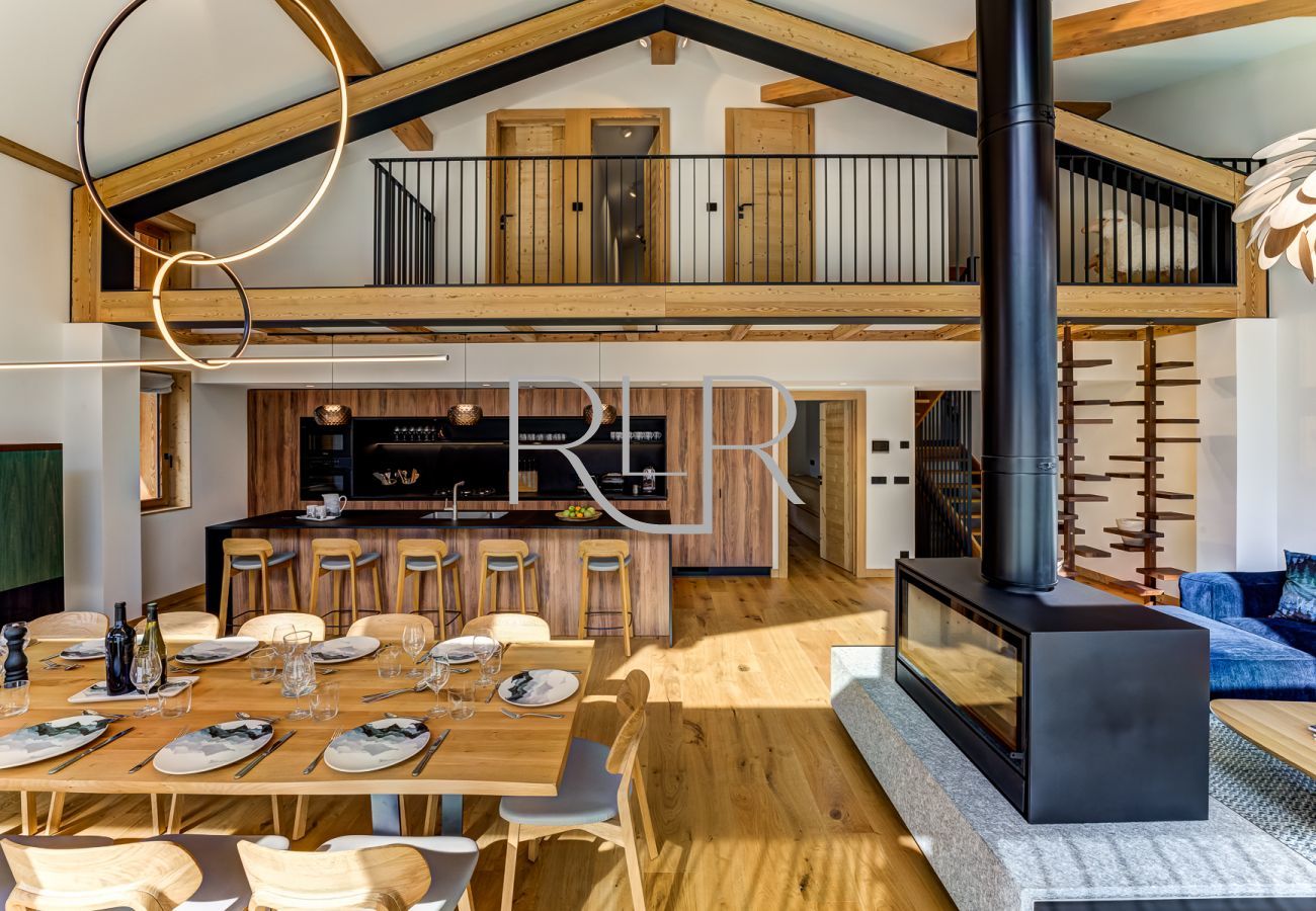 Chalet les Trois Soeurs has beautiful architecture and interior design