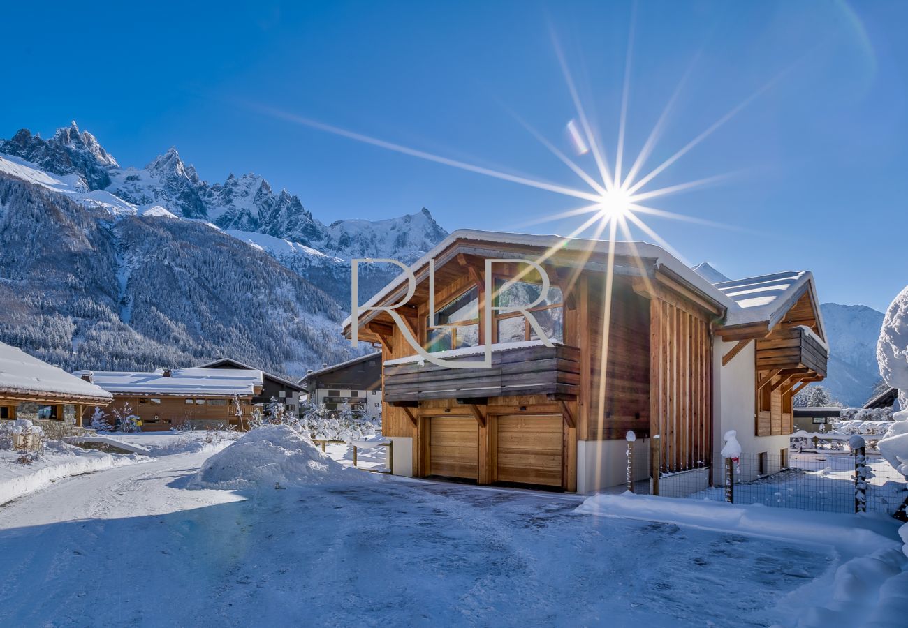 Chalet les Trois Soeurs has exterior parking in addition to the double garage