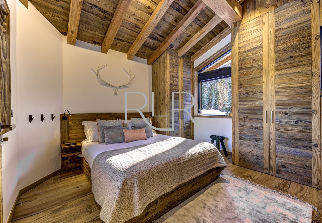 Chalet Silver Forest has 5 bedrooms sleeping up to 10 people 