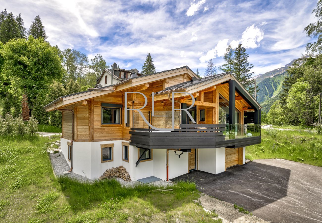 Chalet Silver Forest is in the hamlet of Lavancher.