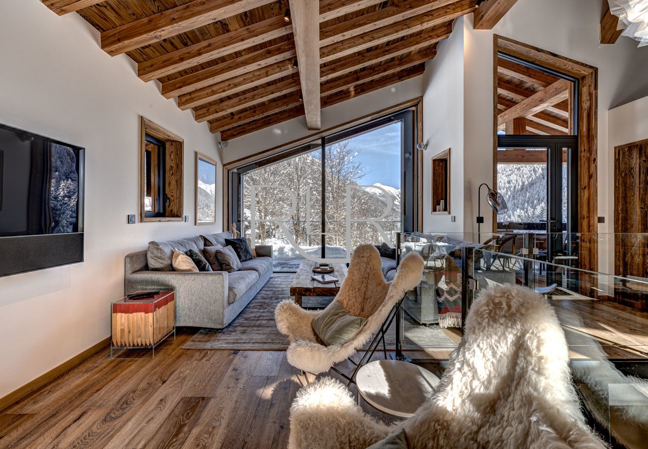 Chalet Silver Forest has a Smart TV in the lounge area in addition to the cinema room.