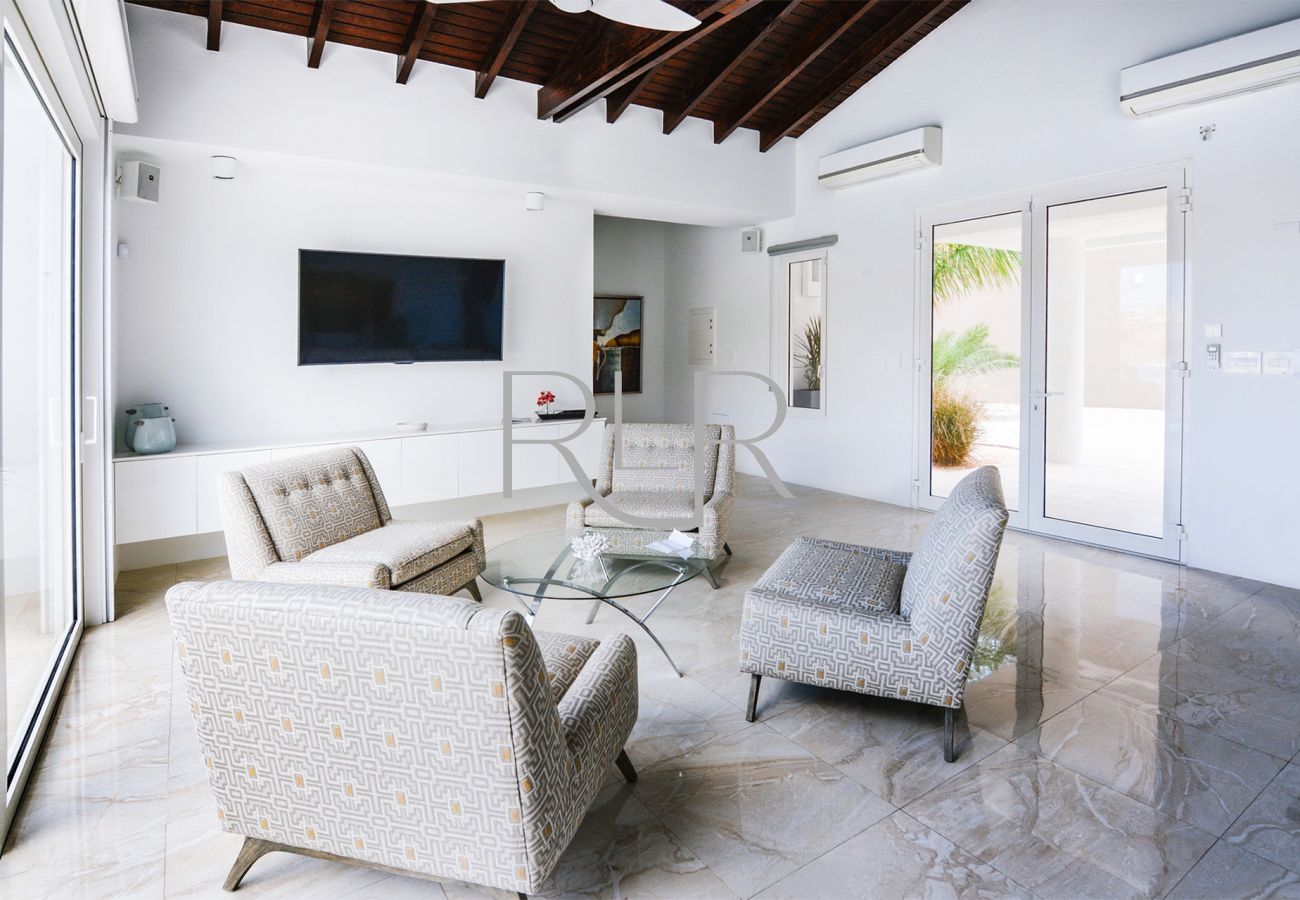 Villa in Upper Prince's Quarter - Villa Tessa