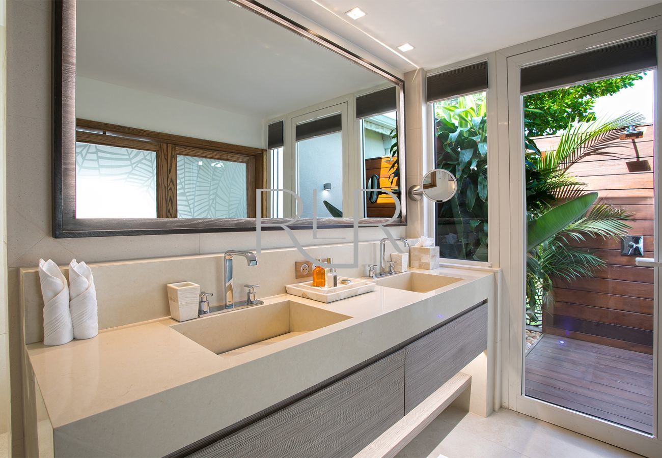 Villa in Lowlands - Villa Layla