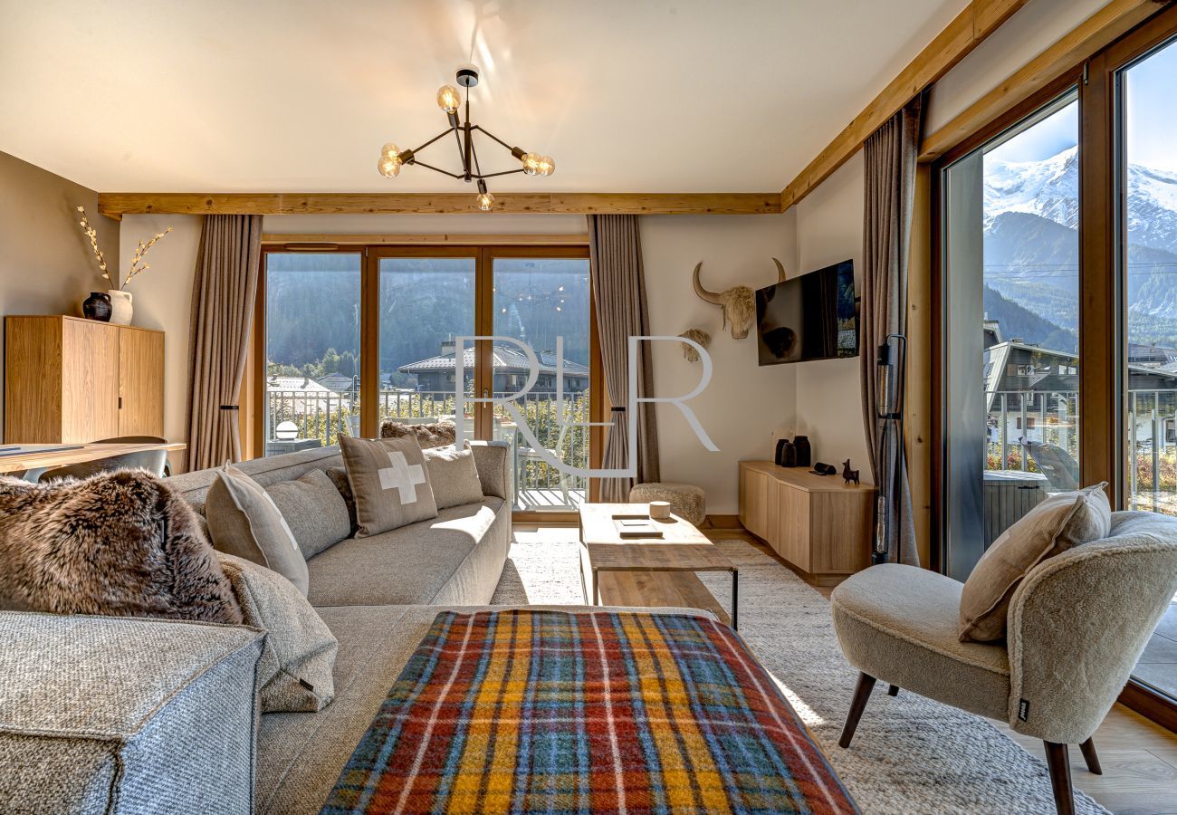 Blanc Mont Blanc 303 has large glass doors to one of two balconies.