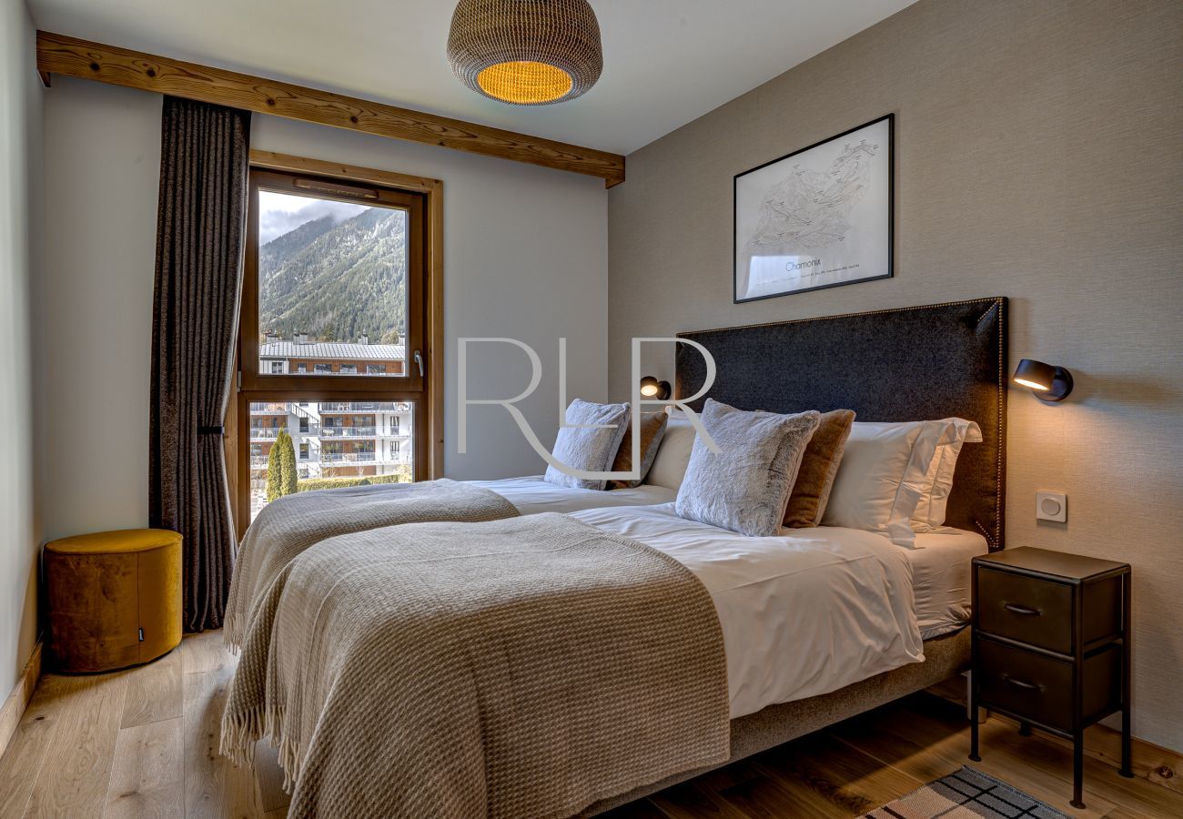 Bedroom 1 of apartment Blanc Mont Blanc 303 is a flexible double or twin room.