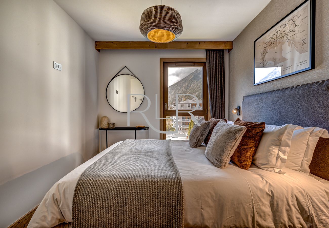 Bedroom 2 of apartment Blanc Mont Blanc 303 is a double room.