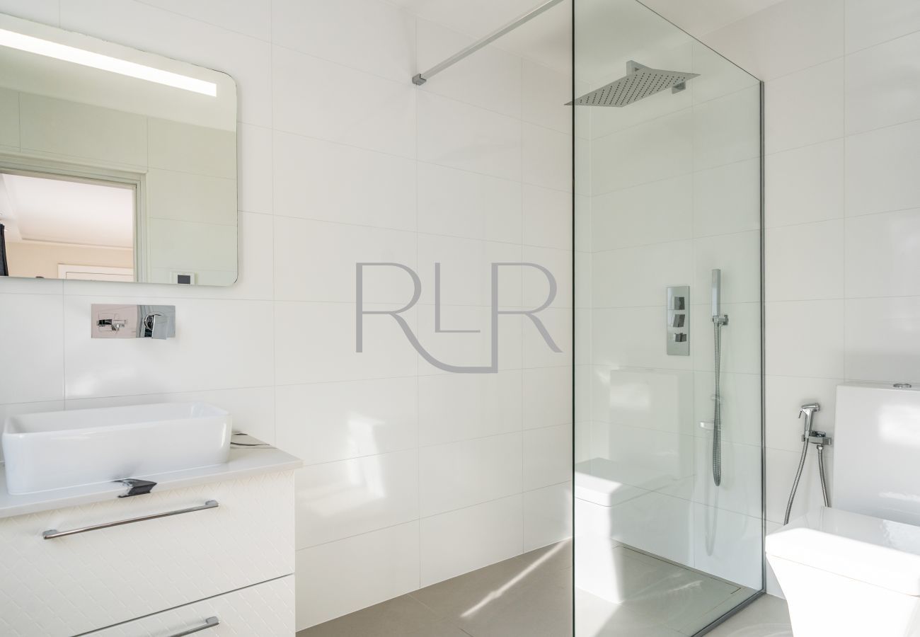 Villa in Antibes - Villa Shoreline